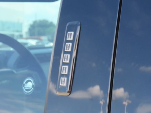 Used 2018 Ford F150 Platinum w/ Equipment Group 701A Luxury RWD image 19