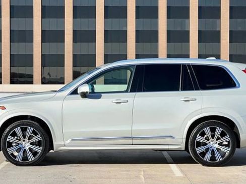 Used 2021 Volvo XC90 T6 Inscription w/ Protection Package Premier image 10