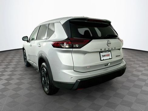 Used 2024 Nissan Rogue SV AWD/4WD image 8