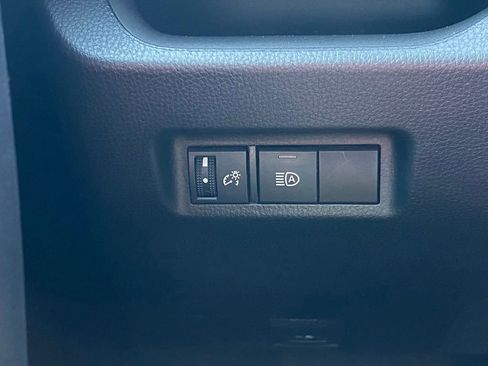 Used 2022 Toyota RAV4 XLE FWD image 26