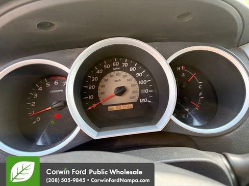 Used 2011 Toyota Tacoma 4x4 Access Cab V6 w/ TRD Sport Pkg image 12