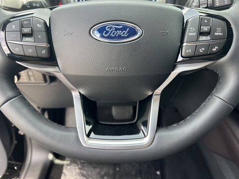 New 2026 Ford Explorer Platinum w/ LUX Leather Package AWD/4WD image 9