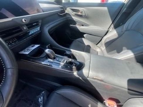 Used 2025 Toyota Crown XLE image 10