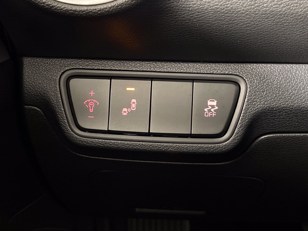 Used 2024 Kia Forte LXS w/ LXS Technology Package FWD image 30