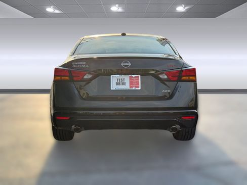New 2025 Nissan Altima 2.5 SR image 9