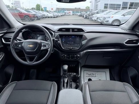 Used 2022 Chevrolet TrailBlazer LT w/ Convenience Package FWD image 21