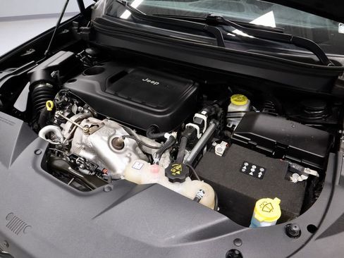 Used 2022 Jeep Cherokee Latitude Lux FWD image 15