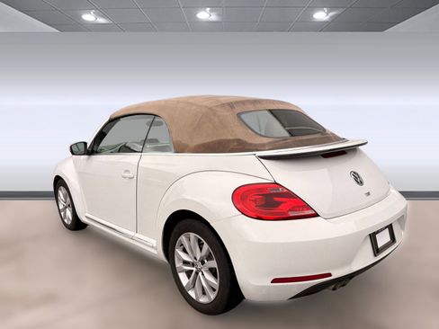 Used 2015 Volkswagen Beetle TDI image 3