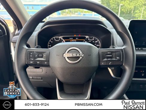 Used 2025 Nissan Rogue S FWD image 17