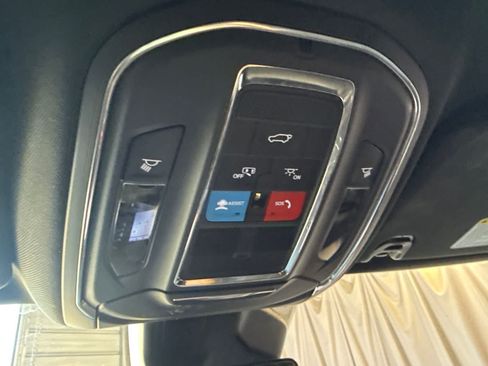 Used 2024 Jeep Wagoneer L Series II w/ Flexible Seating Group AWD/4WD image 26