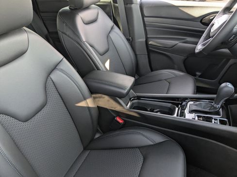 New 2026 Jeep Compass Latitude image 7