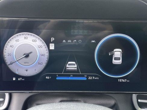 Used 2025 Hyundai Elantra SEL FWD image 3