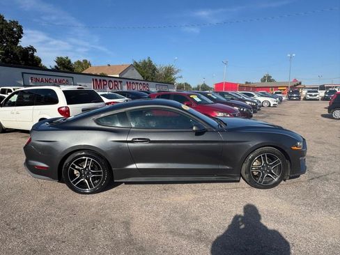 Used 2018 Ford Mustang Coupe w/ Equipment Group 101A RWD image 5