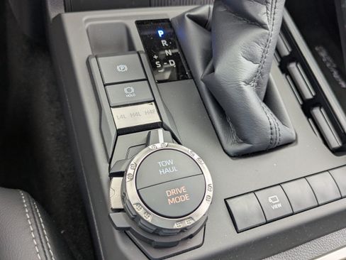 New 2026 Toyota 4Runner Limited AWD/4WD image 18
