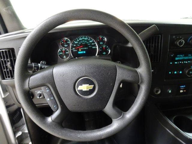 Used 2015 Chevrolet Express 3500 RWD image 18