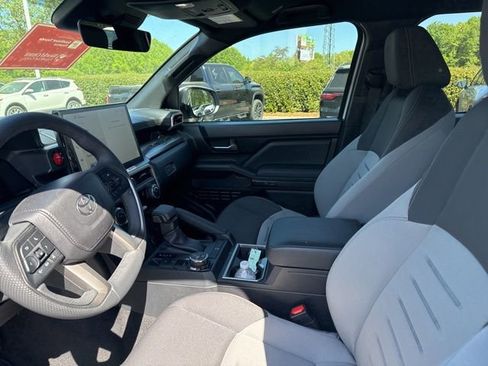 Used 2025 Toyota Tacoma TRD Off-Road image 11