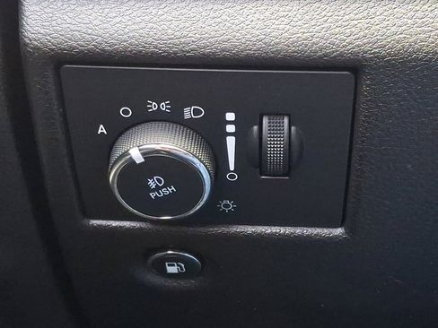 Used 2020 Jeep Grand Cherokee Altitude image 27