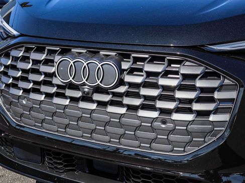Used 2025 Audi Q5 Premium w/ Premium Plus AWD/4WD image 8