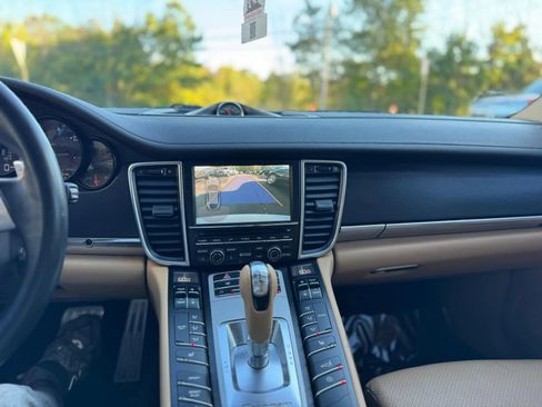 Used 2013 Porsche Panamera 4 Platinum Edition image 18