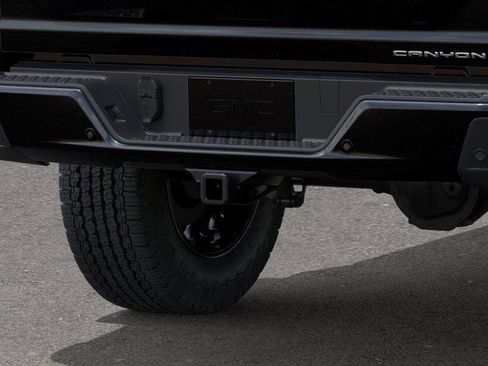New 2026 GMC Canyon Denali image 14