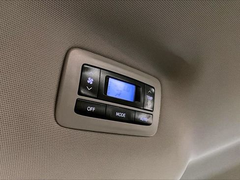 Used 2018 Toyota Sienna LE FWD image 34