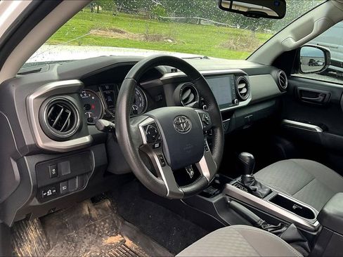 Used 2020 Toyota Tacoma SR5 w/ Technology Package AWD/4WD image 10
