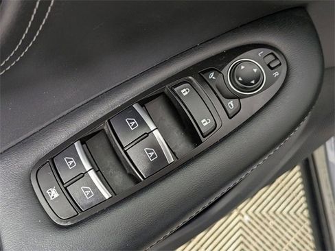Used 2025 INFINITI QX55 Essential image 16