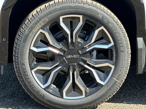 New 2025 GMC Sierra EV Denali image 30