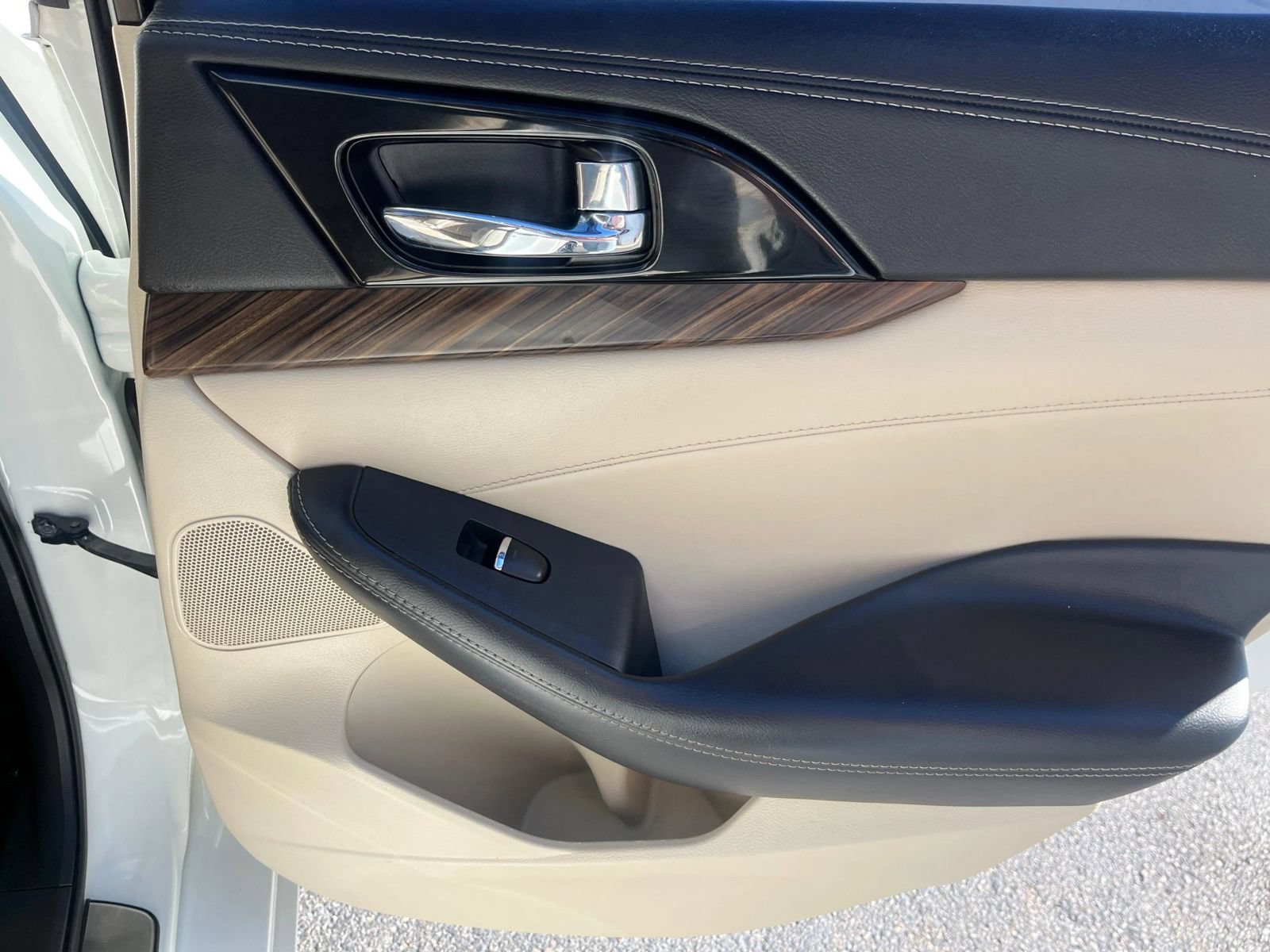 Used 2016 Nissan Maxima Platinum FWD image 42