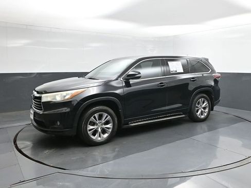 Used 2015 Toyota Highlander XLE AWD/4WD image 1