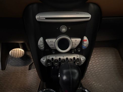 Used 2010 MINI Cooper S image 12