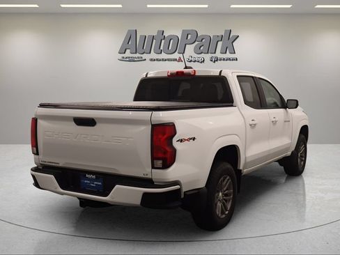 Used 2023 Chevrolet Colorado LT w/ LT Convenience Package II AWD/4WD image 9