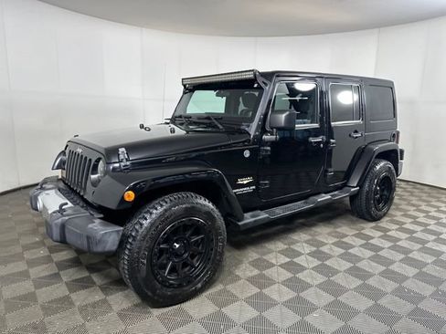 Used 2012 Jeep Wrangler Unlimited Sahara w/ Connectivity Group image 27