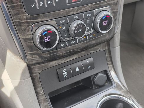 Used 2014 Buick Enclave Convenience FWD image 16