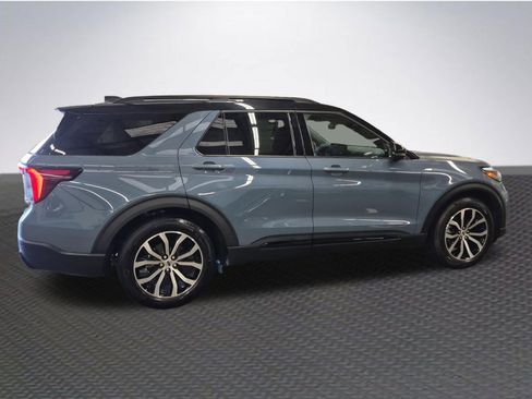 Used 2025 Ford Explorer ST-Line w/ Premium Package RWD image 4