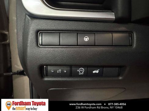 Used 2025 Nissan Rogue SV AWD/4WD image 20