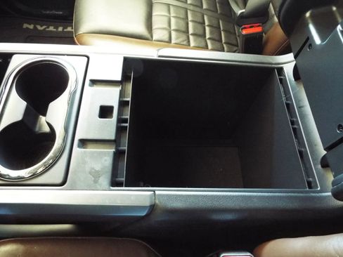 Used 2018 Nissan Titan Platinum Reserve w/ Platinum Utility Package image 32