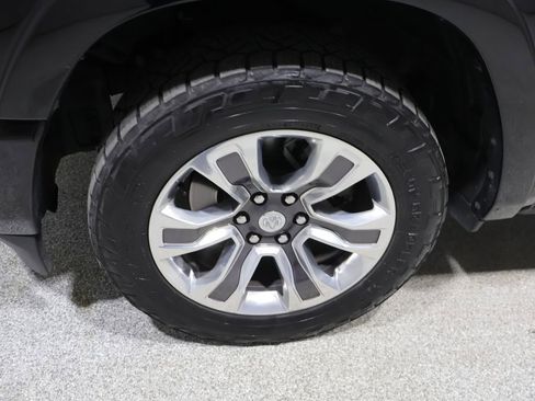 Used 2023 RAM 1500 Limited AWD/4WD image 9