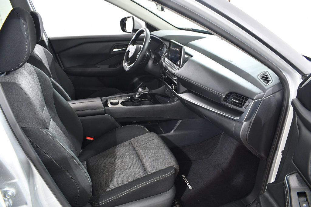 Used 2024 Nissan Rogue SV AWD/4WD image 10