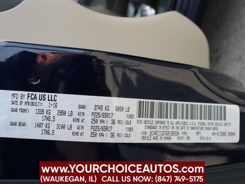 Used 2016 Chrysler Town & Country Touring-L image 30