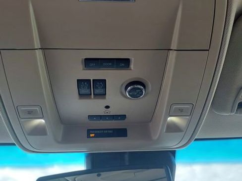 Used 2016 GMC Yukon SLT w/ Open Road Package image 33