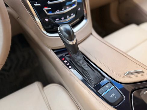 Used 2014 Cadillac ELR w/ Luxury Package FWD image 33