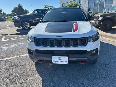 Used 2025 Jeep Compass Trailhawk AWD/4WD image 10