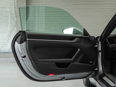 Used 2021 Porsche 911 Carrera image 26