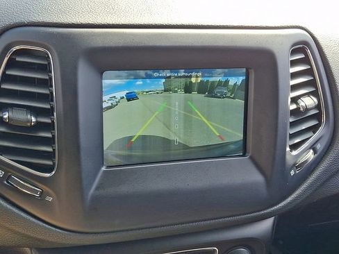 Used 2021 Jeep Compass Sport image 18