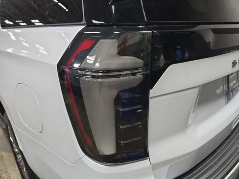 New 2026 Chevrolet Suburban Premier AWD/4WD image 37