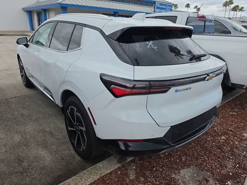 Used 2025 Chevrolet Equinox EV LT FWD image 4