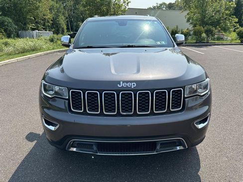 Used 2017 Jeep Grand Cherokee Limited AWD/4WD image 2