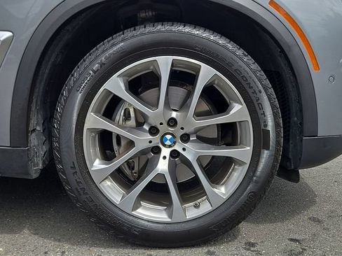 Used 2024 BMW X5 xDrive40i w/ Premium Package AWD/4WD image 8