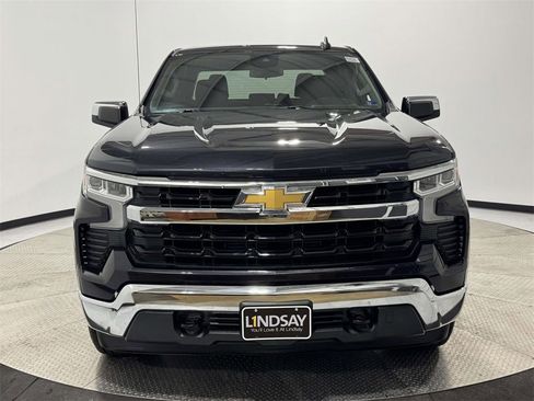Used 2022 Chevrolet Silverado 1500 LT image 2
